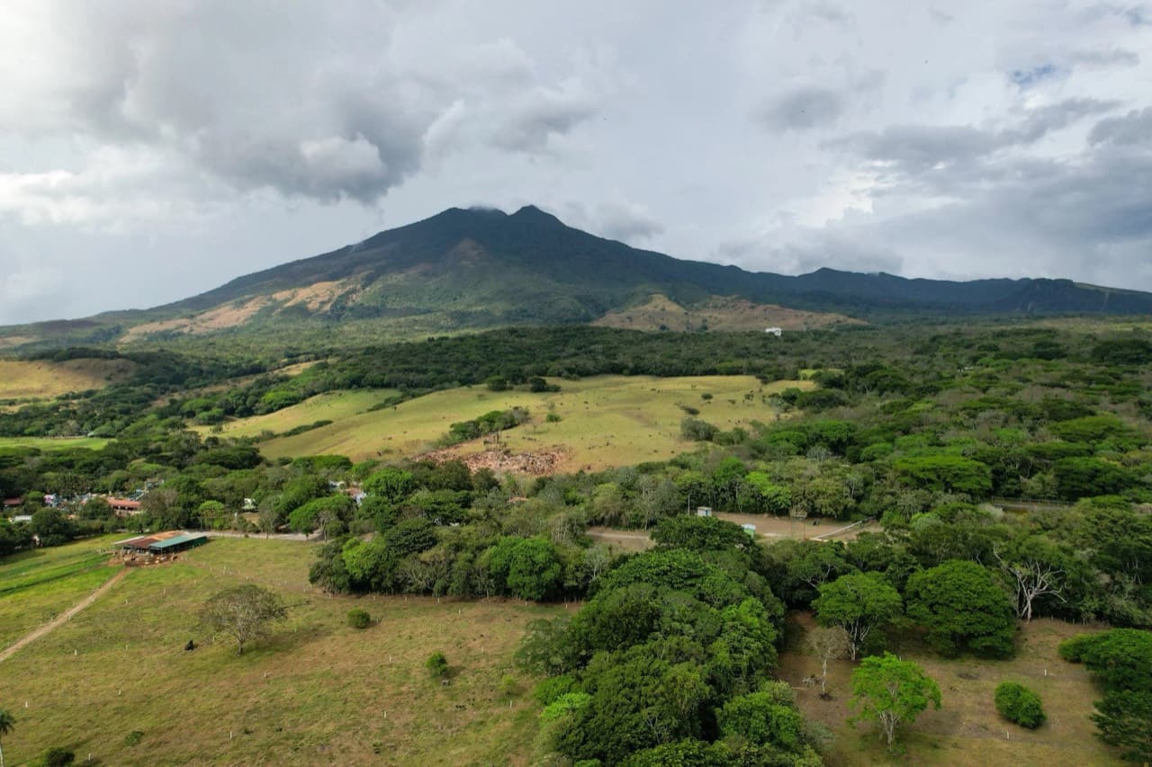 Magote de Bagaces Estate, Guanacaste, Costa Rica, Volcano Miravalles, Santa Maria and Rincon Views property photo 3 in Costa Rica