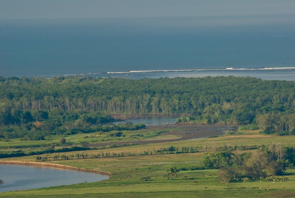 136 ACRES – 360 Degree Ocean And Mountain View Property With Waterfalls! photo 4