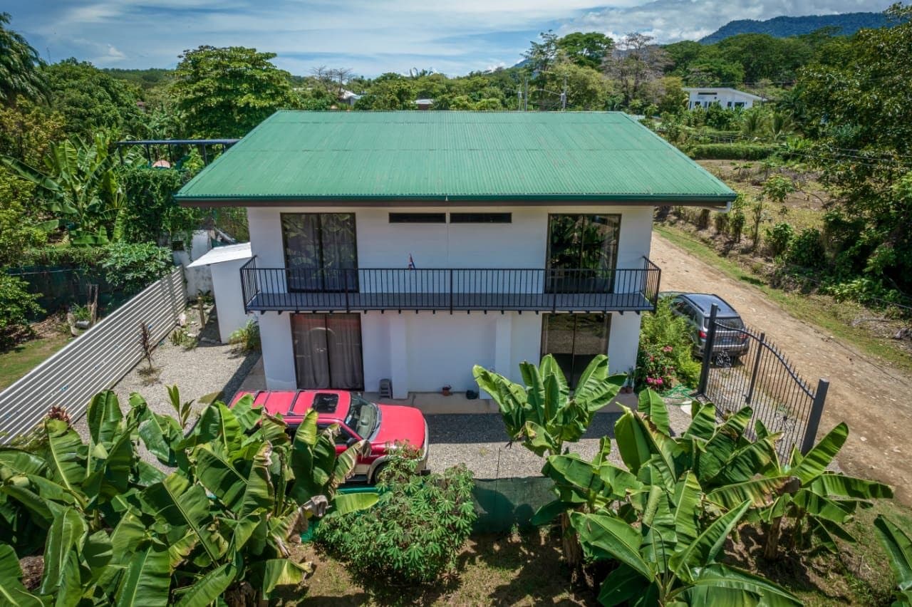 0.7 ACRES Two- 1 Bedroom Units, With Easy Access, Close To All The Amenities! photo 4