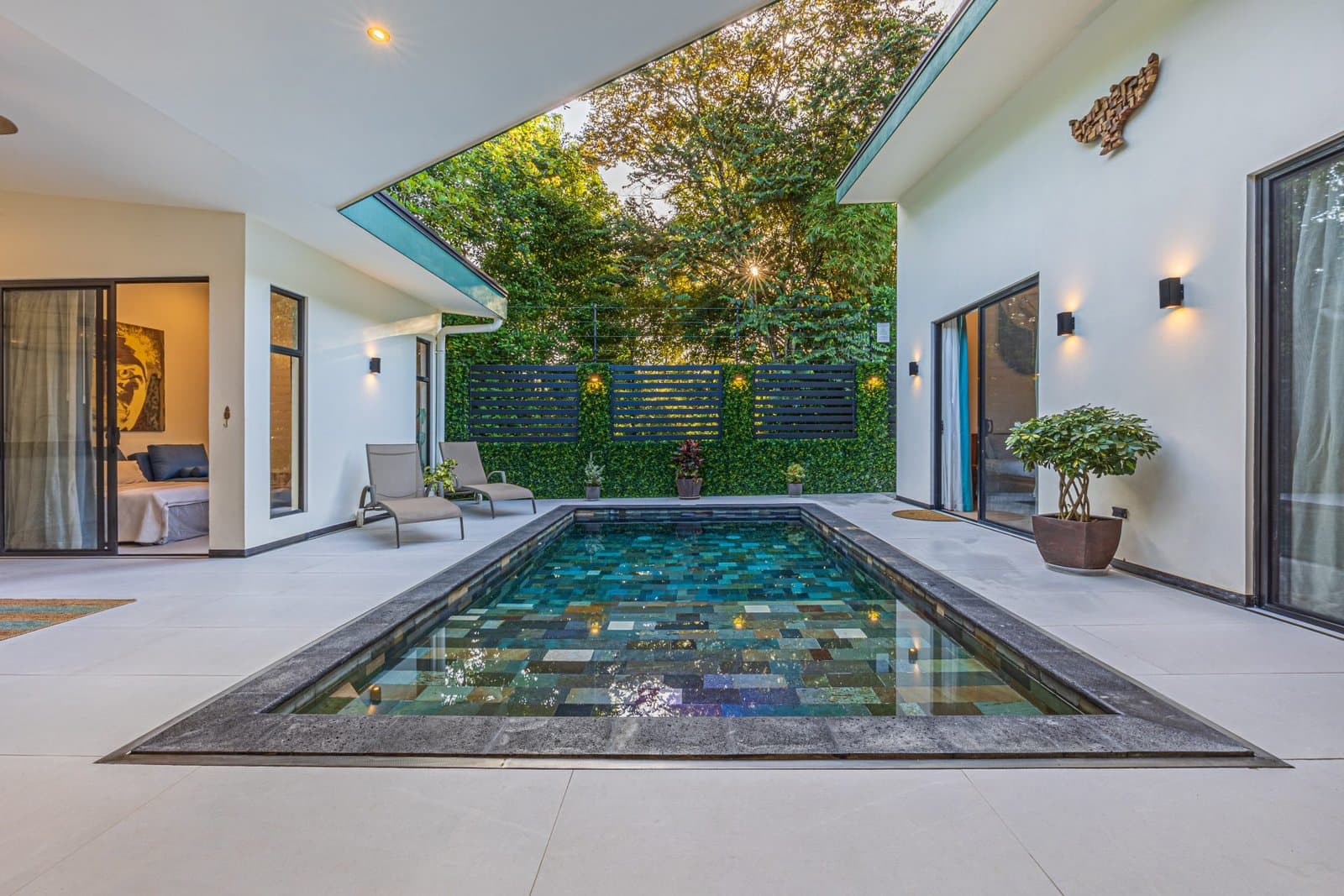 0.1 Acres 3 Bedroom Amazing Town House 2 Minutes Walking Distance From The Beach photo 2