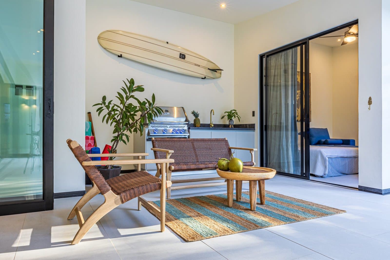 0.1 Acres 3 Bedroom Amazing Town House 2 Minutes Walking Distance From The Beach photo 3