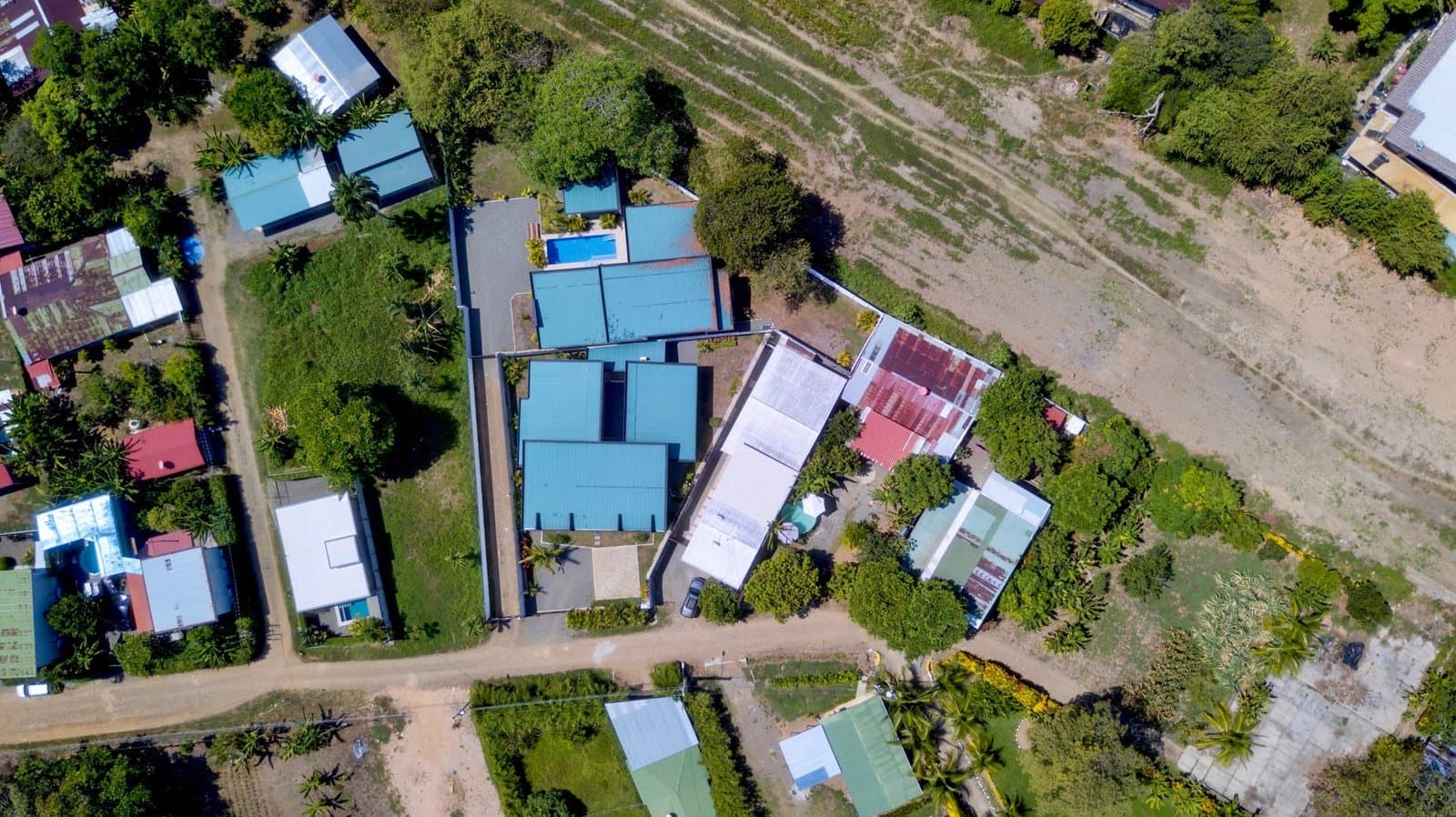 .078 ACRES 2 Bedroom Newly Renovated Home, Plus Another Fixer Upper Home That Can Be Renovated To Make 4 Bedrooms Total! 5min Walk To The Beach! photo 4