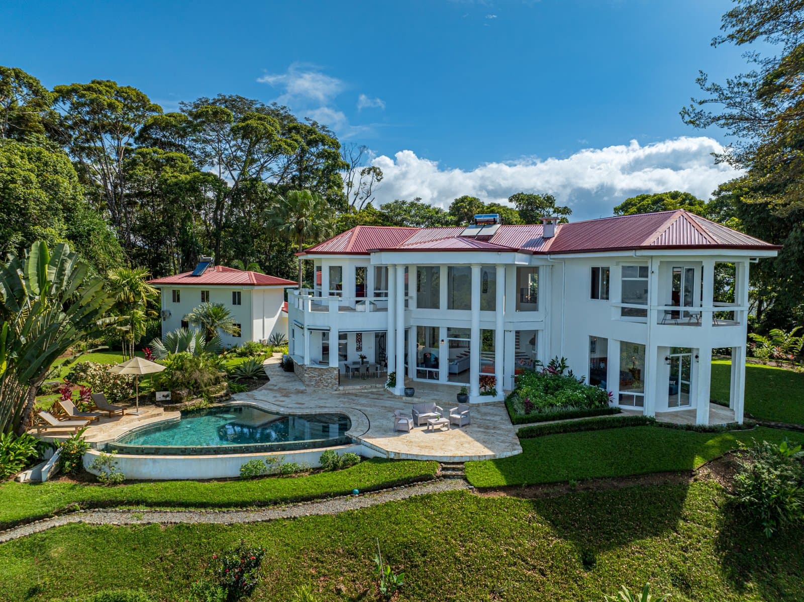 17 ACRES – 5 Bedroom Grand Estate, Guest House, SPECTACULAR VIEWS! photo 4