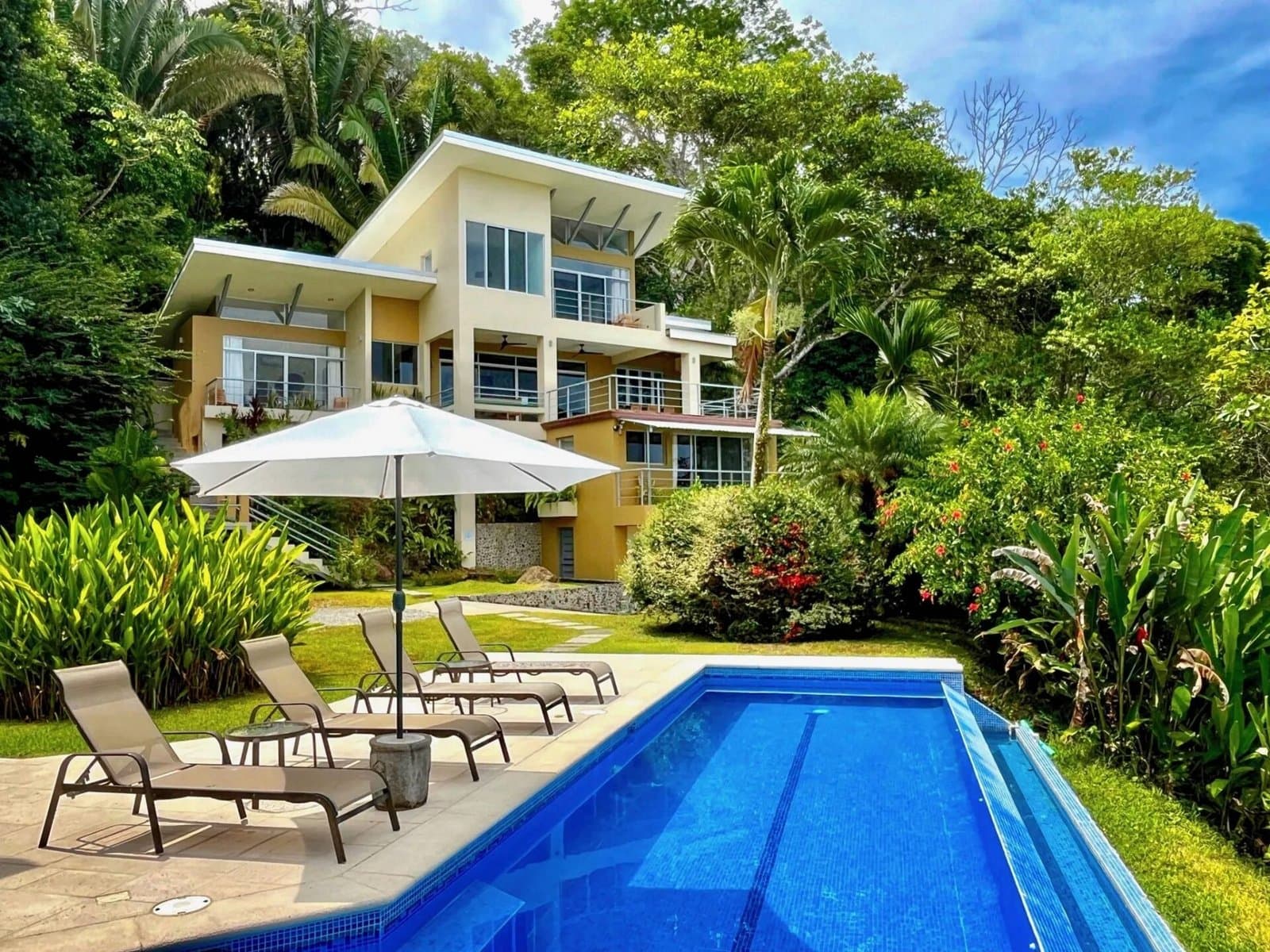 2.4 ACRES 3 Bedroom Main Home Plus 1 Bedroom Casita And Cabina, Luxury Ocean View Property, 15min to Dominical! property photo 3 in Costa Rica