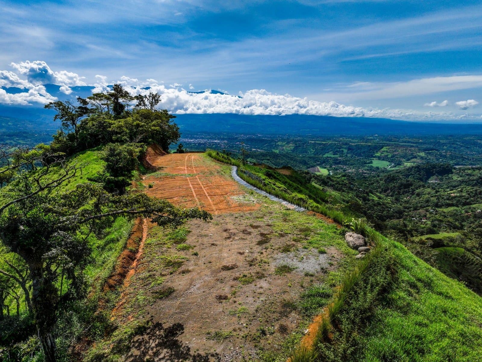 12 ACRES Lavish Fruit Farm With Amazing City Views! photo 5