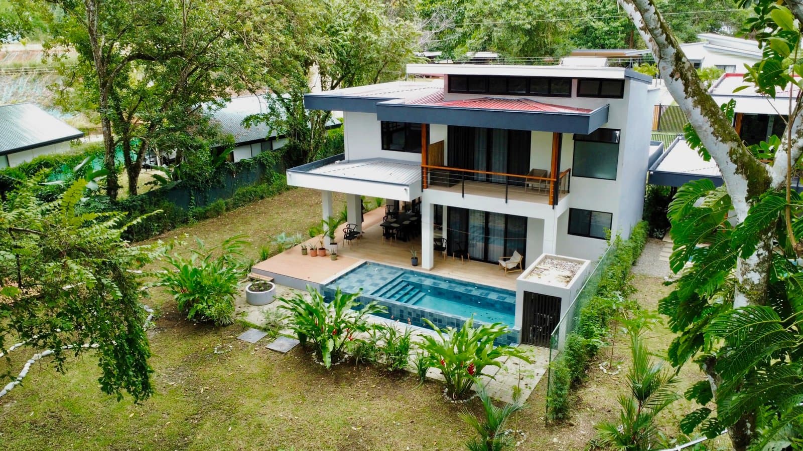 0.17 ACRES 3 Bedrooms, Brand New Luxury Home in Uvita, Minutes From Beaches and Services, Wooded Lot, Year Round Stream, Private And Fully Furnished, Ready to Move! photo 2