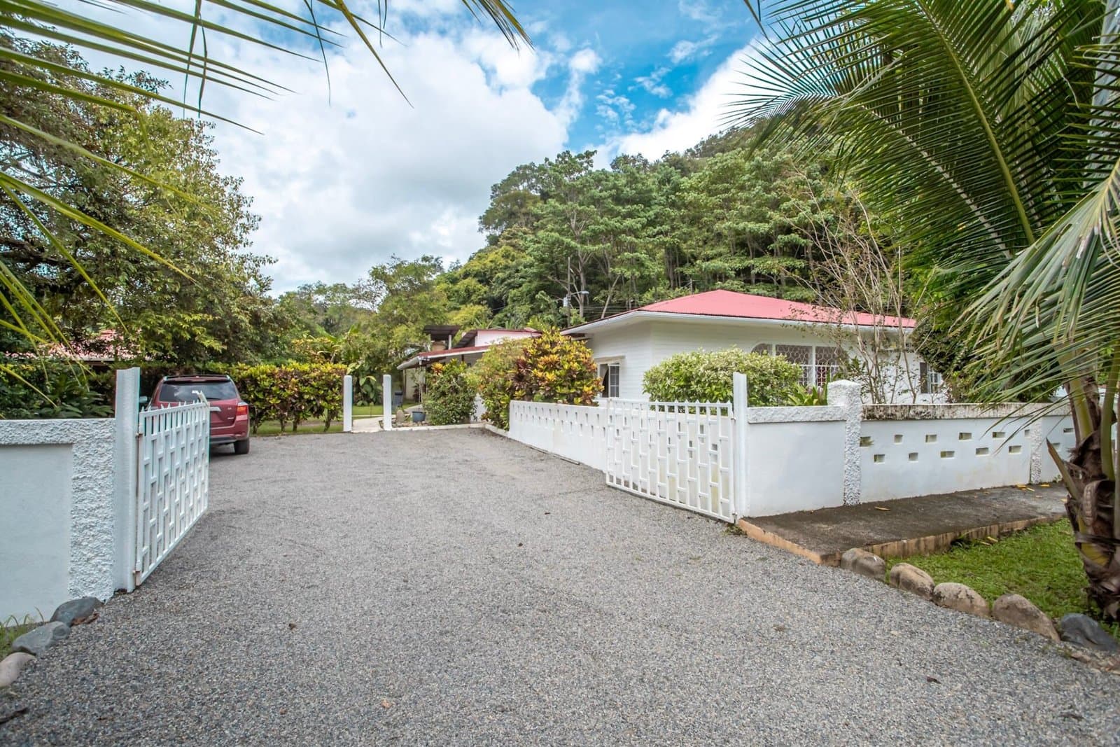 0.81 ACRES Turn-Key Riverside Business 3 Bedroom Home Near Dominical! property photo 2 in Costa Rica