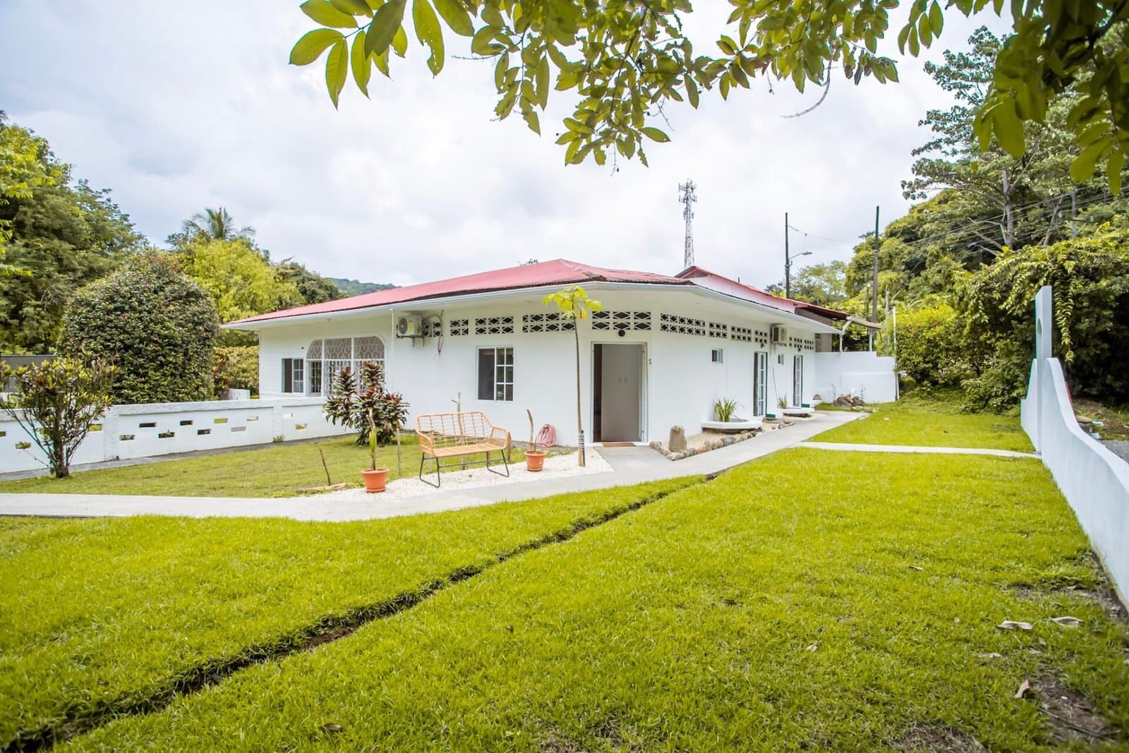 0.81 ACRES Turn-Key Riverside Business 3 Bedroom Home Near Dominical! photo 1