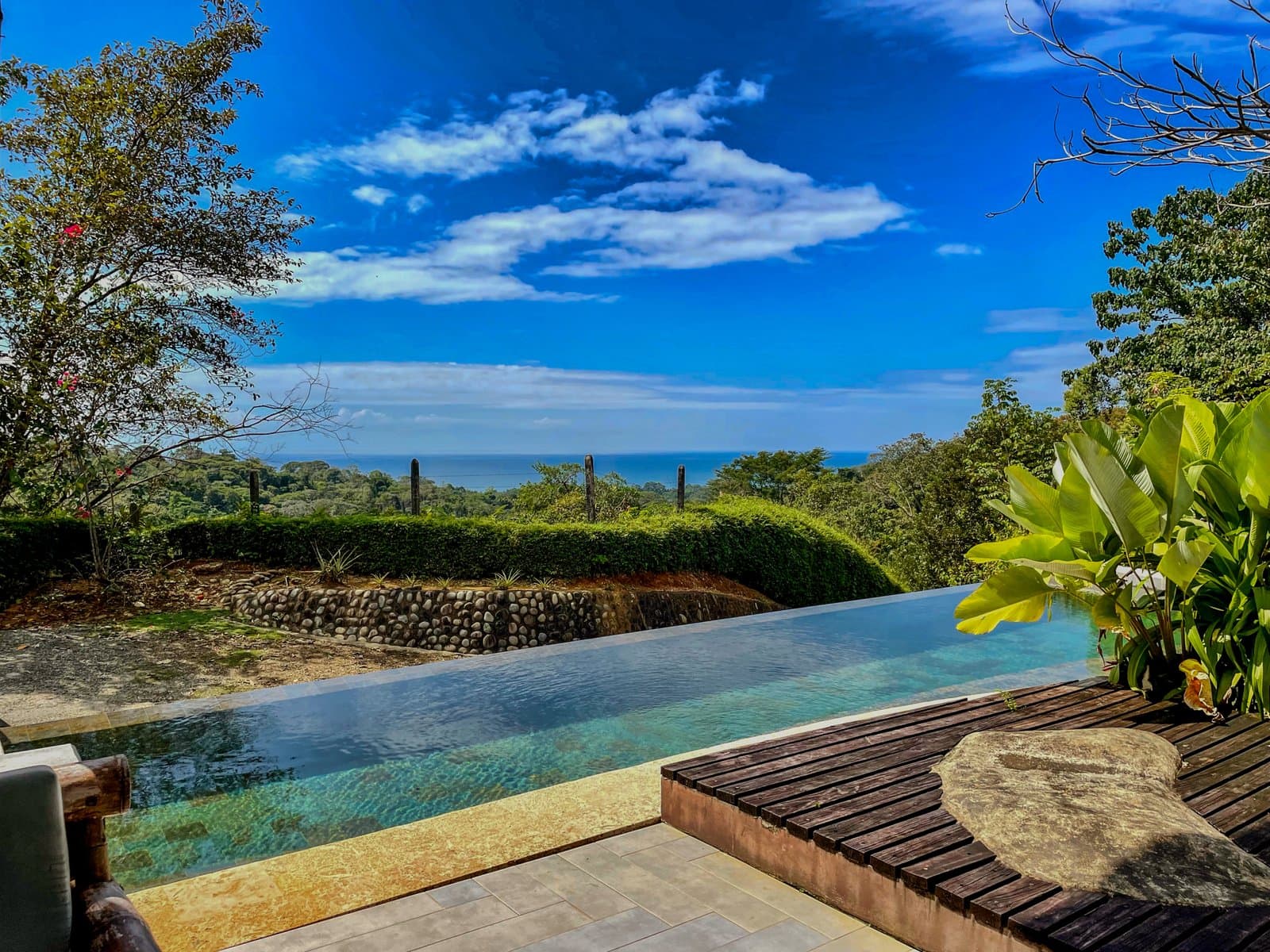 2.24 ACRES 7 Bedrooms Ocean View Boutique Hotel With Two Pools, 5 Minutes to Uvita, Multiple Rental Options! photo 5