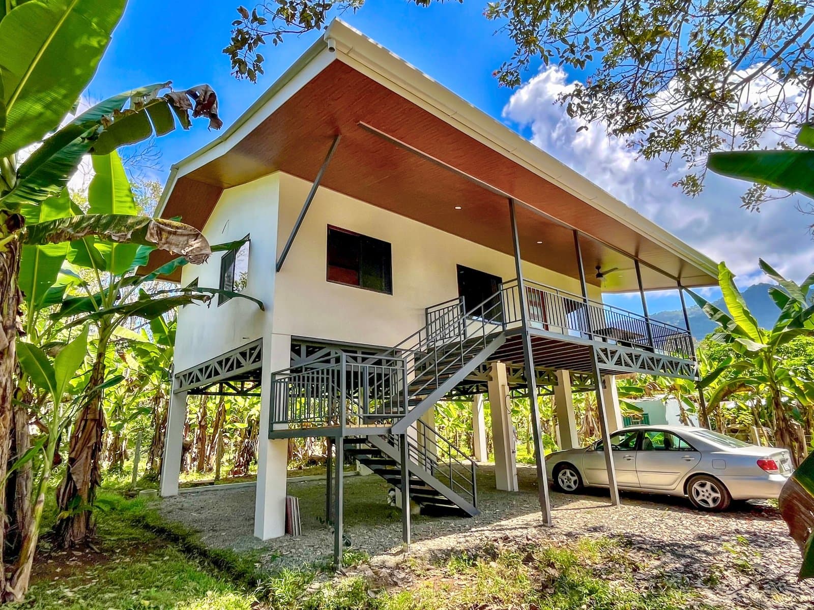 .075 ACRES – 2 Bedroom New Construction Home With Pool, Walk to the River, 5min to Playa Matapalo, 15min to Dominical!