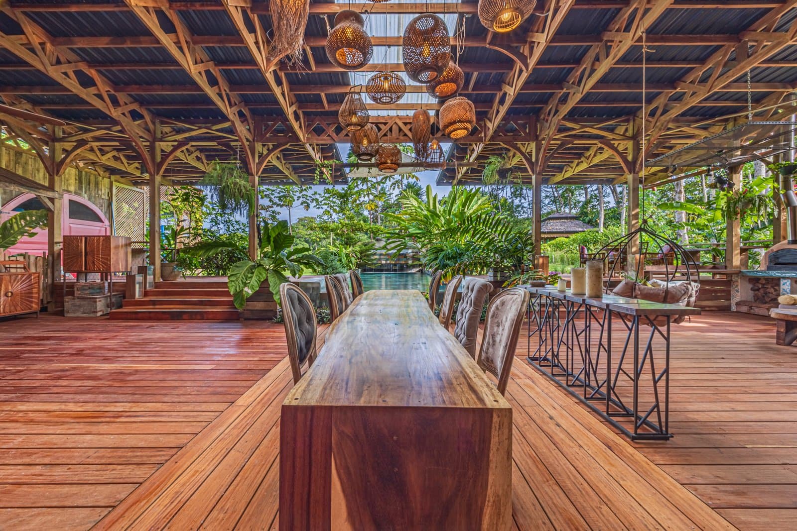 2.56 ACRES 3 Bedroom Artistic Architectural Masterpiece, Recording Studio, Ocean View, Pool, 1 Bedroom Guest House! photo 5