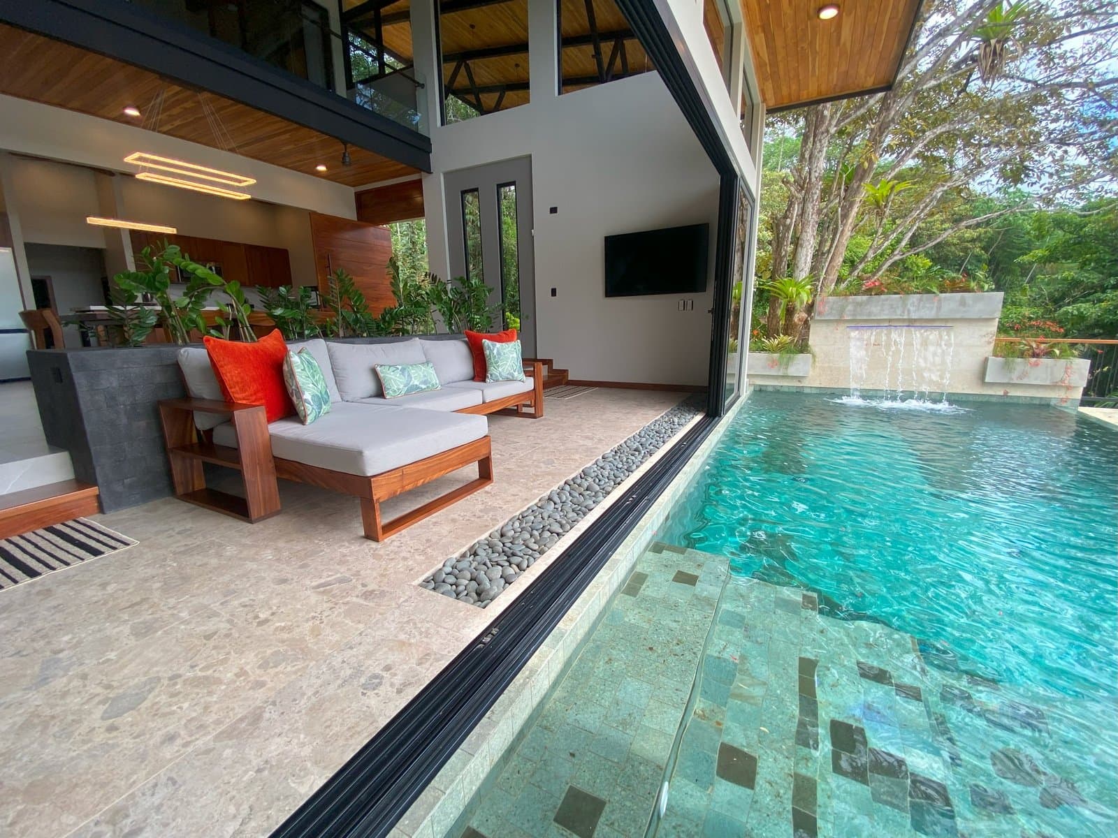 1.47 ACRES 3 Bedroom Luxury Home Villa With Easy Access, Just 5 Minutes from the Beach! photo 5