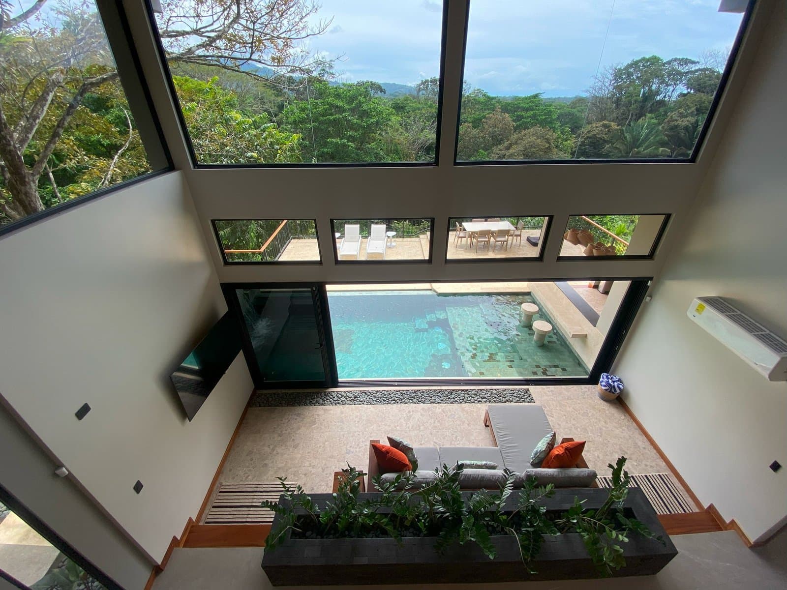 1.47 ACRES 3 Bedroom Luxury Home Villa With Easy Access, Just 5 Minutes from the Beach! photo 3