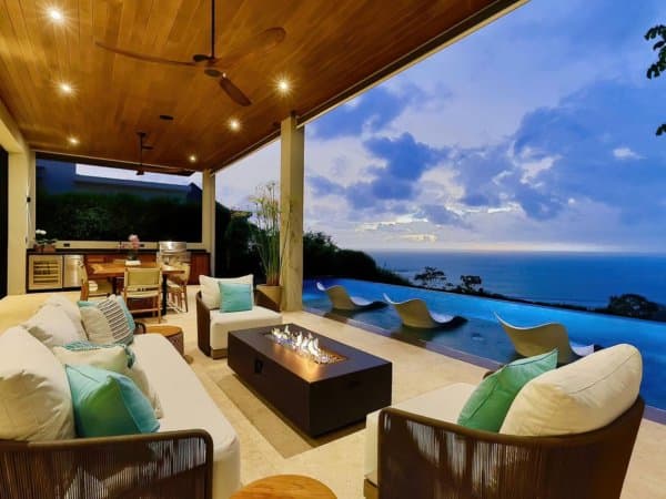 0.5 ACRES 5 Bedroom Luxury Home With Infinity Pool And The Most Incredible Ocean Views! photo 5