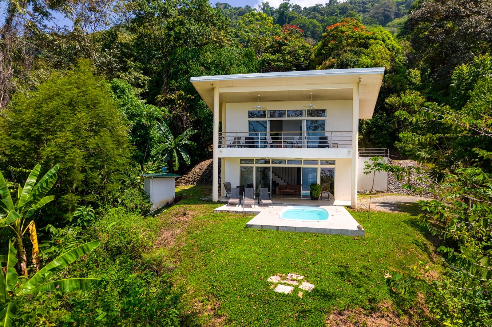 12.25 ACRES 3 Bedroom 2 Story Ocean View Home 10 Min To The Beach! photo 1