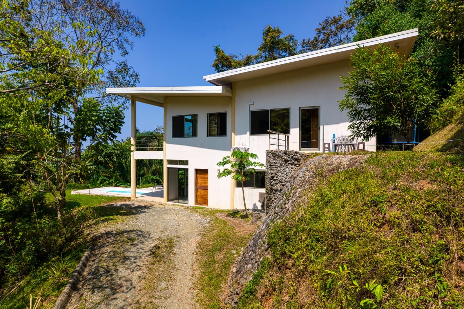 12.25 ACRES 3 Bedroom 2 Story Ocean View Home 10 Min To The Beach! photo 3