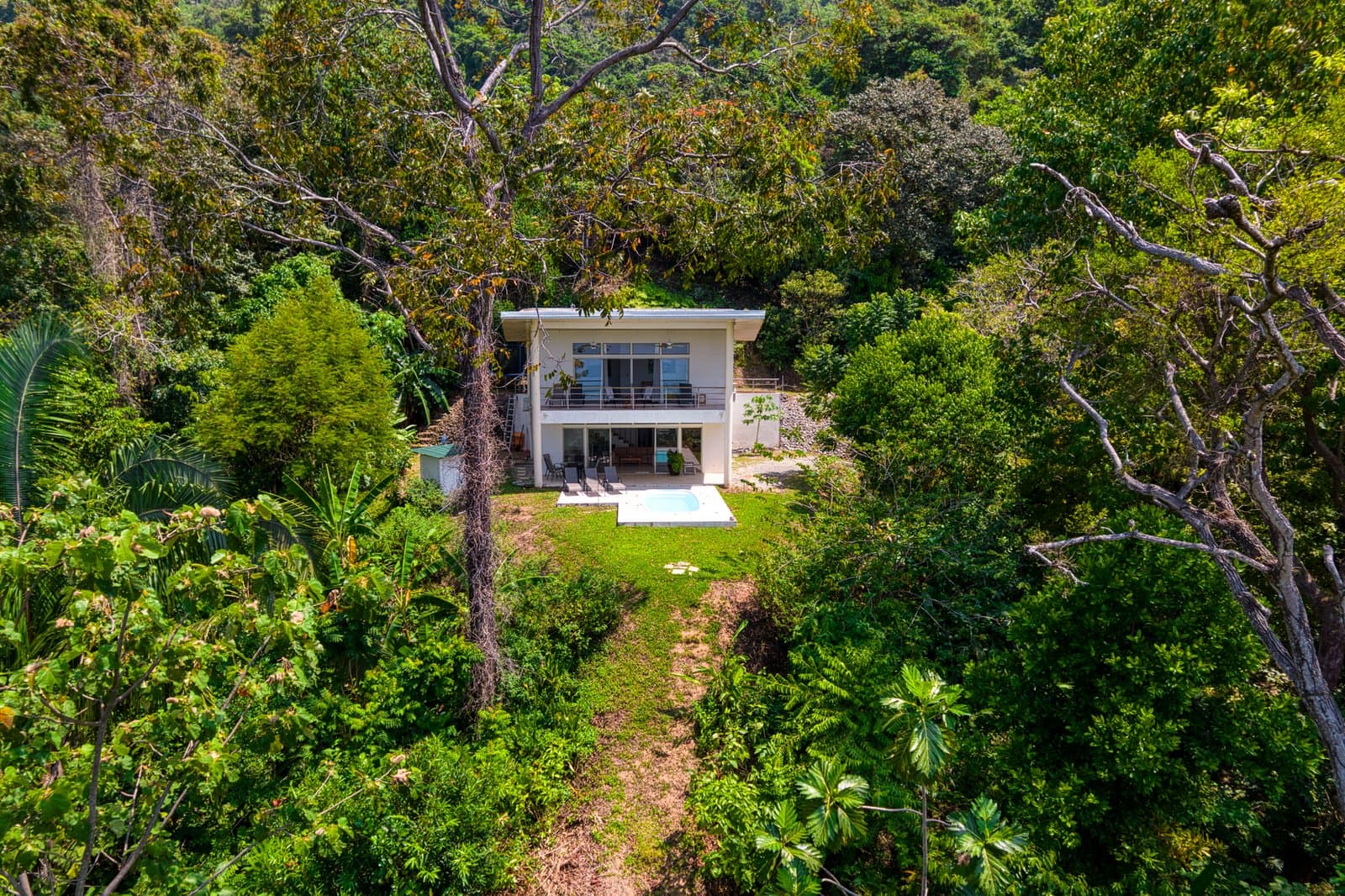 12.25 ACRES 3 Bedroom 2 Story Ocean View Home 10 Min To The Beach! photo 2