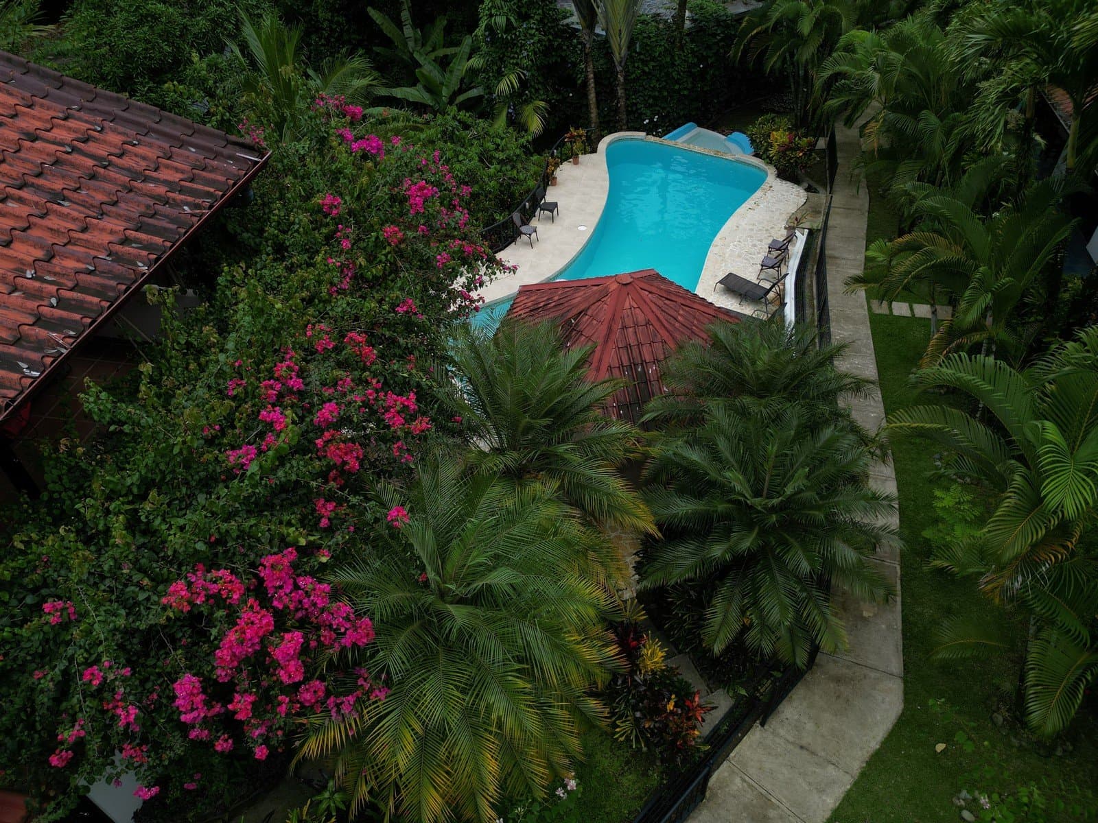 2.86 ACRES – Riverside Retreat with 6 Villas, Owner Suite, Saltwater Pool & Yoga Deck! property photo 4 in Costa Rica