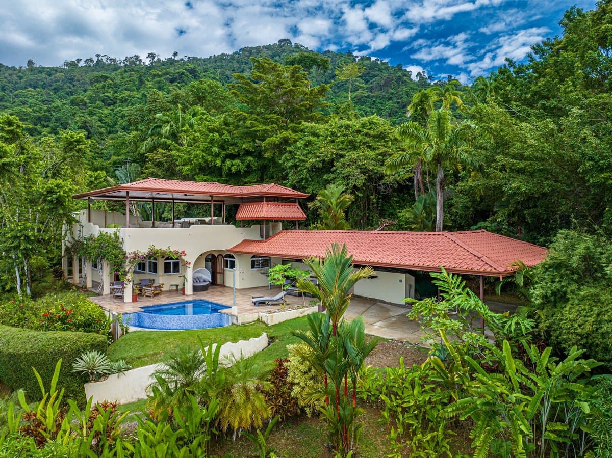 5 ACRES 3 Bedroom Private Ocean View Hilltop Estate, Ultimate Privacy, Surrounded By Jungle! photo 2