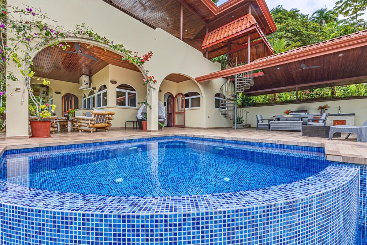 5 ACRES 3 Bedroom Private Ocean View Hilltop Estate, Ultimate Privacy, Surrounded By Jungle! photo 3