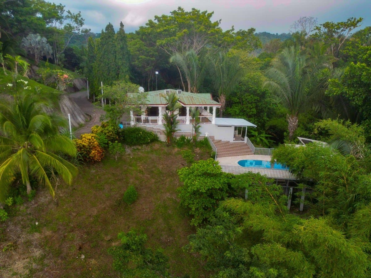 2.15 ACRES – 2 Bedroom Ocean View Home With Pool Just 8 Minutes To World Class Surf Beaches