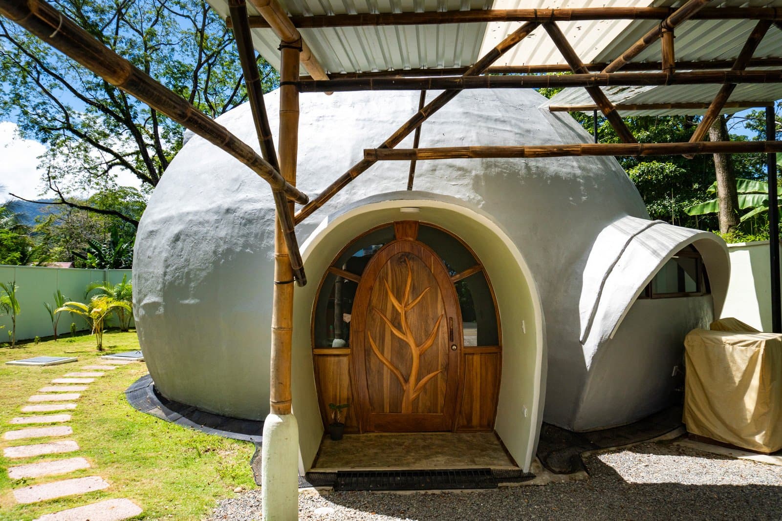 0.07 Acres – Unique 2 Bedroom Dome With Pool Walking Distance To The Beach photo 1