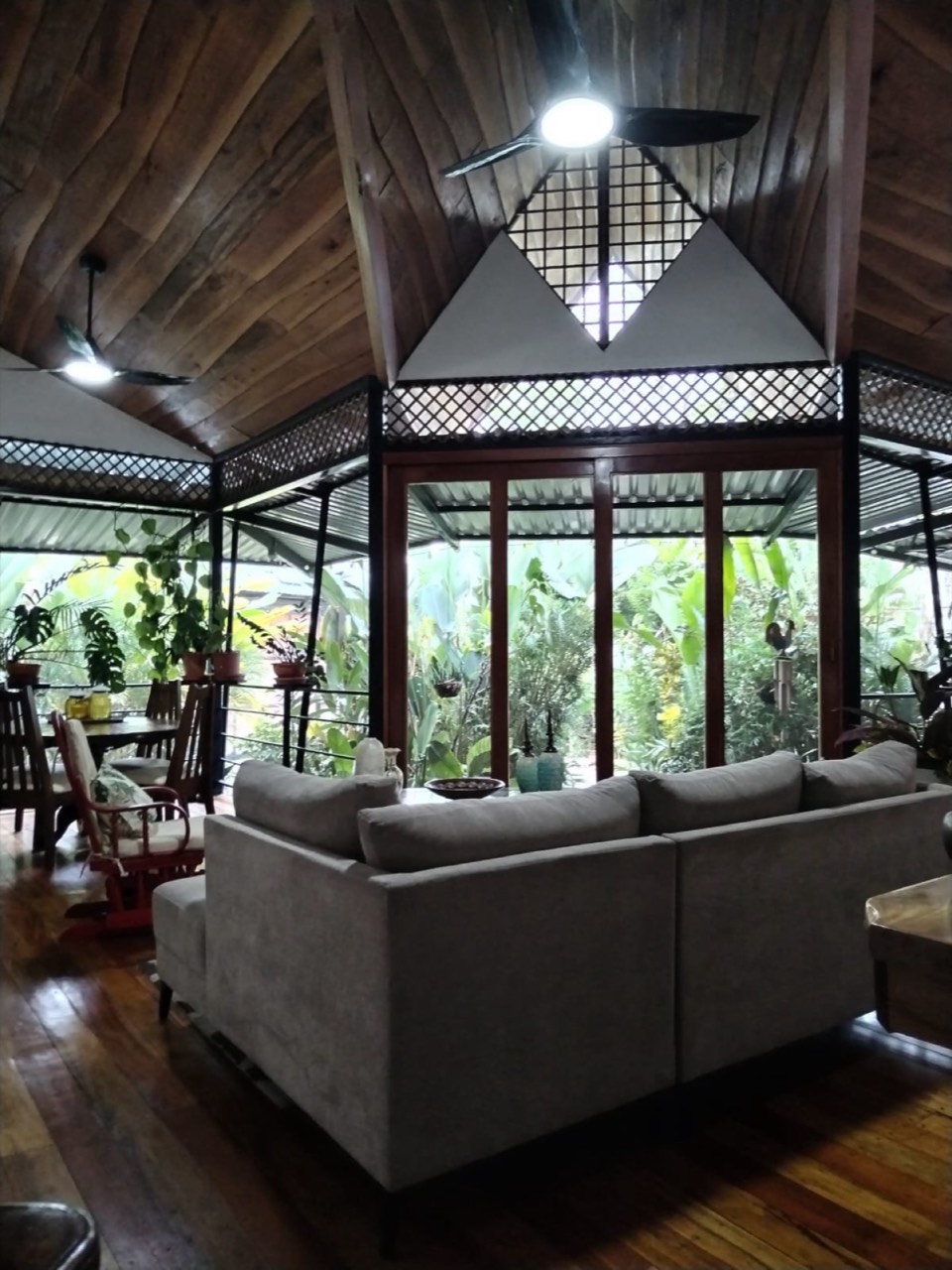 0.09 ACRES 3 Bedroom Beautiful Balinese Style Home Walking Distance To The Beach! property photo 2 in Costa Rica