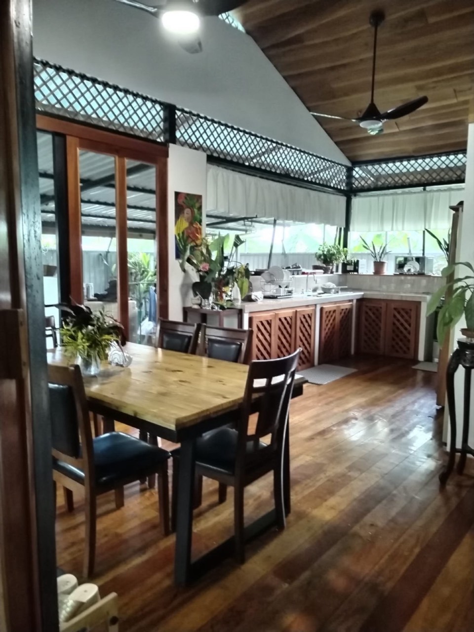 0.09 ACRES 3 Bedroom Beautiful Balinese Style Home Walking Distance To The Beach! property photo 4 in Costa Rica