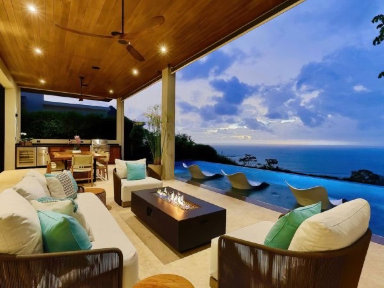 0.5 ACRES 5 Bedroom Luxury Home With Infinity Pool And The Most Incredible Ocean Views! property photo 5 in Costa Rica