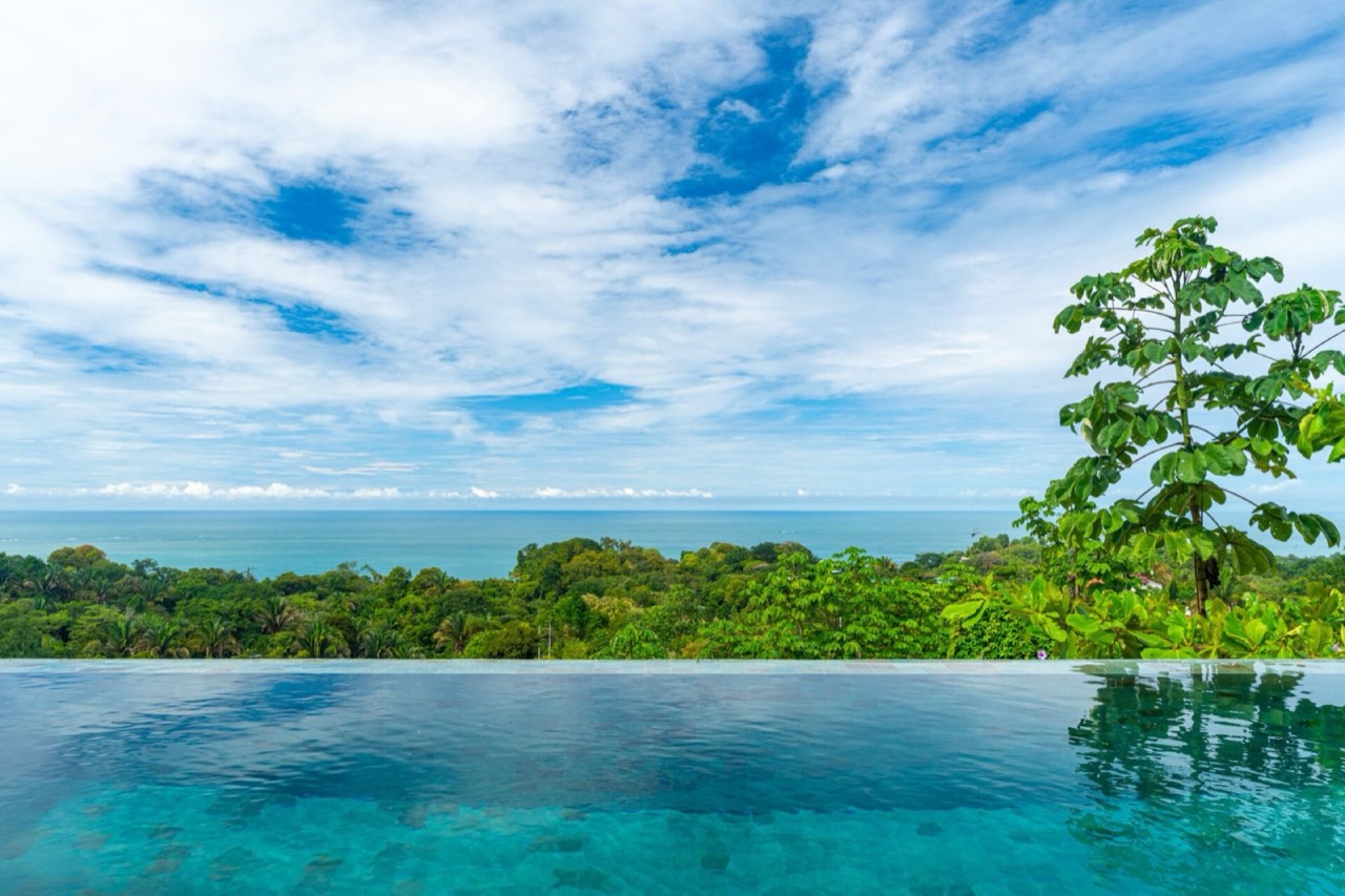 1.35 ACRES 4 Bedroom Luxury Newly Build Villa With Ocean View And Infinity Pool! in Uvita, Puntarenas, Costa Rica