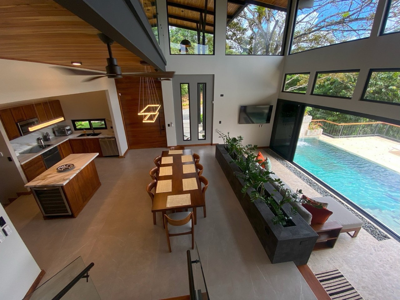 1.47 ACRES 3 Bedroom Luxury Home Villa With Easy Access, Just 5 Minutes from the Beach! in Uvita, Puntarenas, Costa Rica