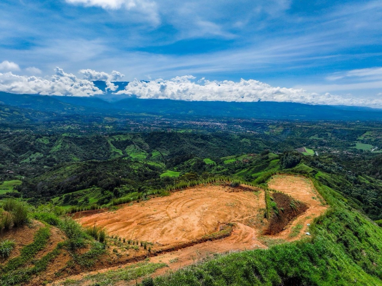 12 ACRES Lavish Fruit Farm With Amazing City Views! in San Isidro del General, San José, Costa Rica