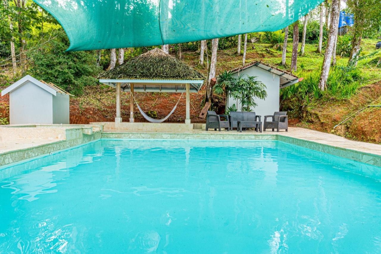 2.5 ACRES 14 Bedroom Multifamily And Hotel Property With Ocean View, 20 Minutes From Dominical! property photo 2 in Costa Rica