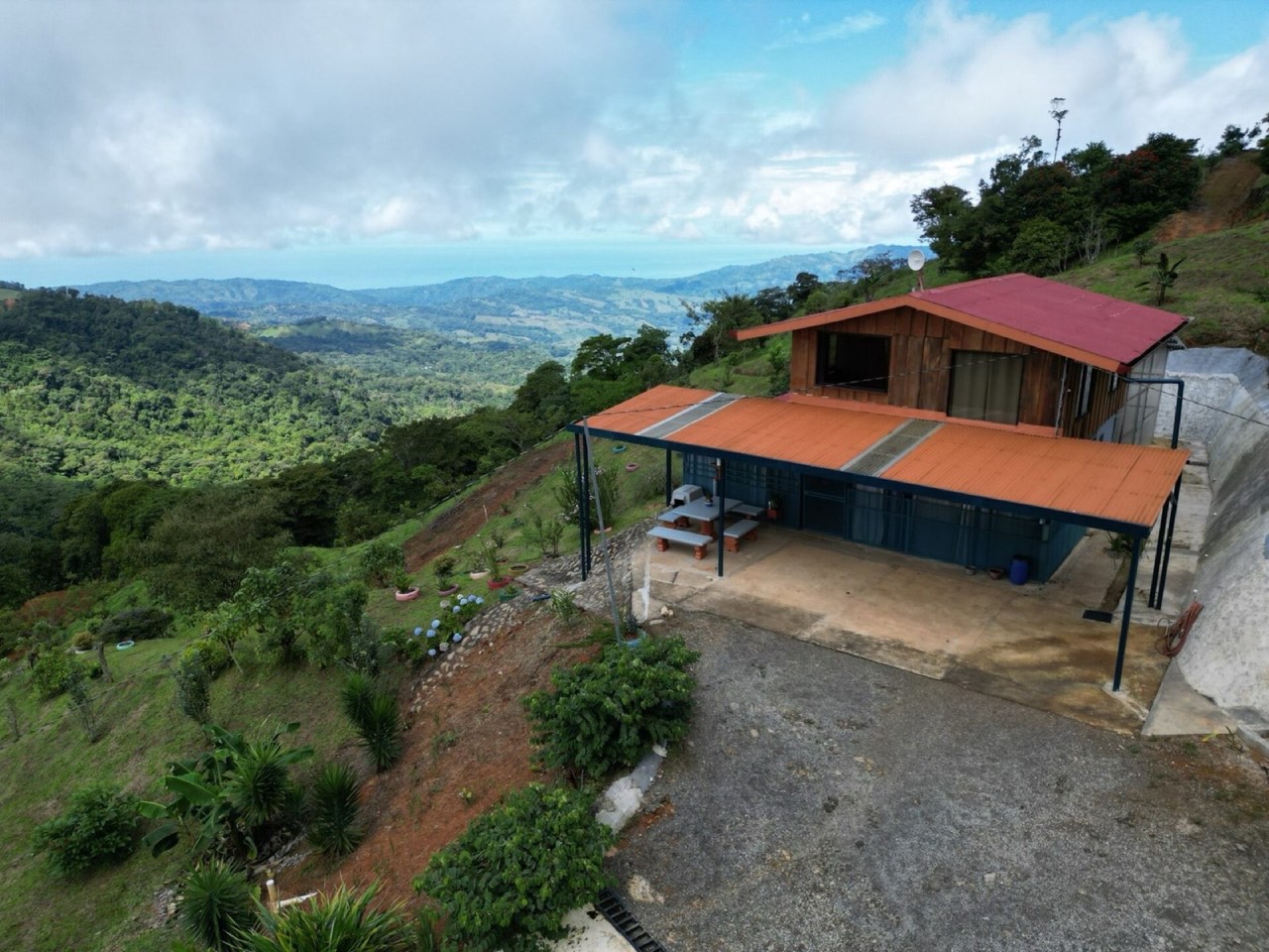 7.85 ACRES – Incredible Mountain and Ocean Views Rustic Home and Guest House, Many Fruit Trees, and More Building Areas on Top of the Mountain! property photo 3 in Costa Rica