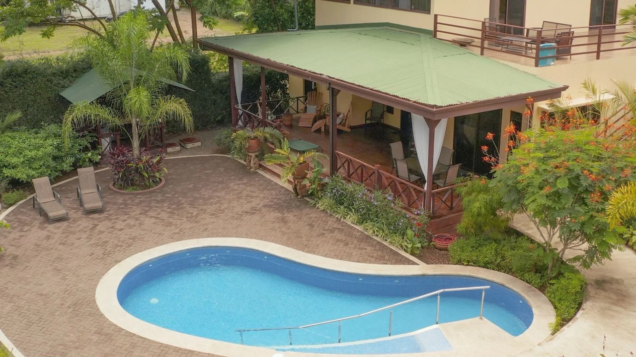 $569,000 - 0.50 Acres - Casa Amarilla, 5 Bedroom House, River Road, Dominical! property photo 2 in Costa Rica