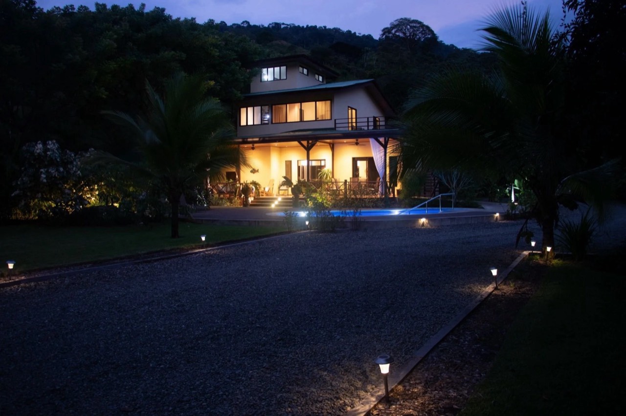 $569,000 - 0.50 Acres - Casa Amarilla, 5 Bedroom House, River Road, Dominical! property photo 3 in Costa Rica