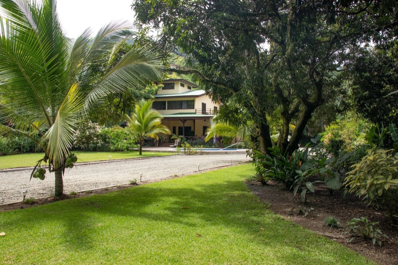 $569,000 - 0.50 Acres - Casa Amarilla, 5 Bedroom House, River Road, Dominical! property photo 4 in Costa Rica