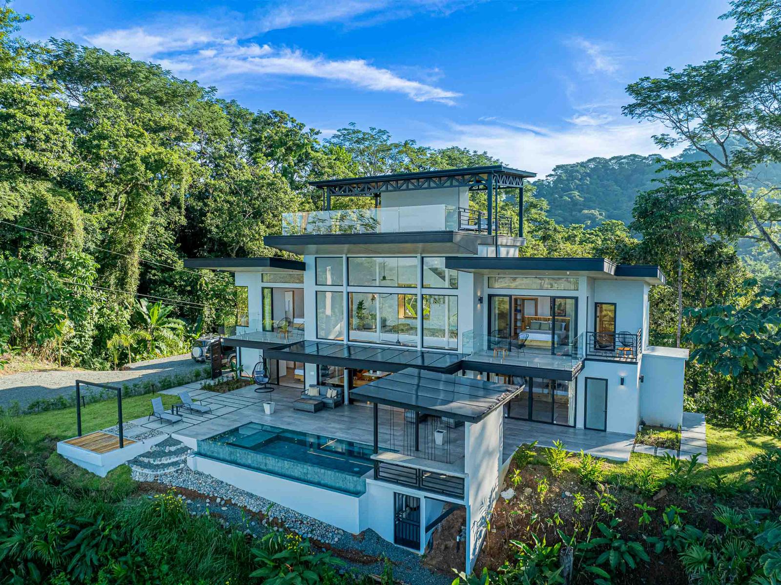 Exclusive Luxury Villa with Infinity Pool in Dominical, Puntarenas, Costa Rica
