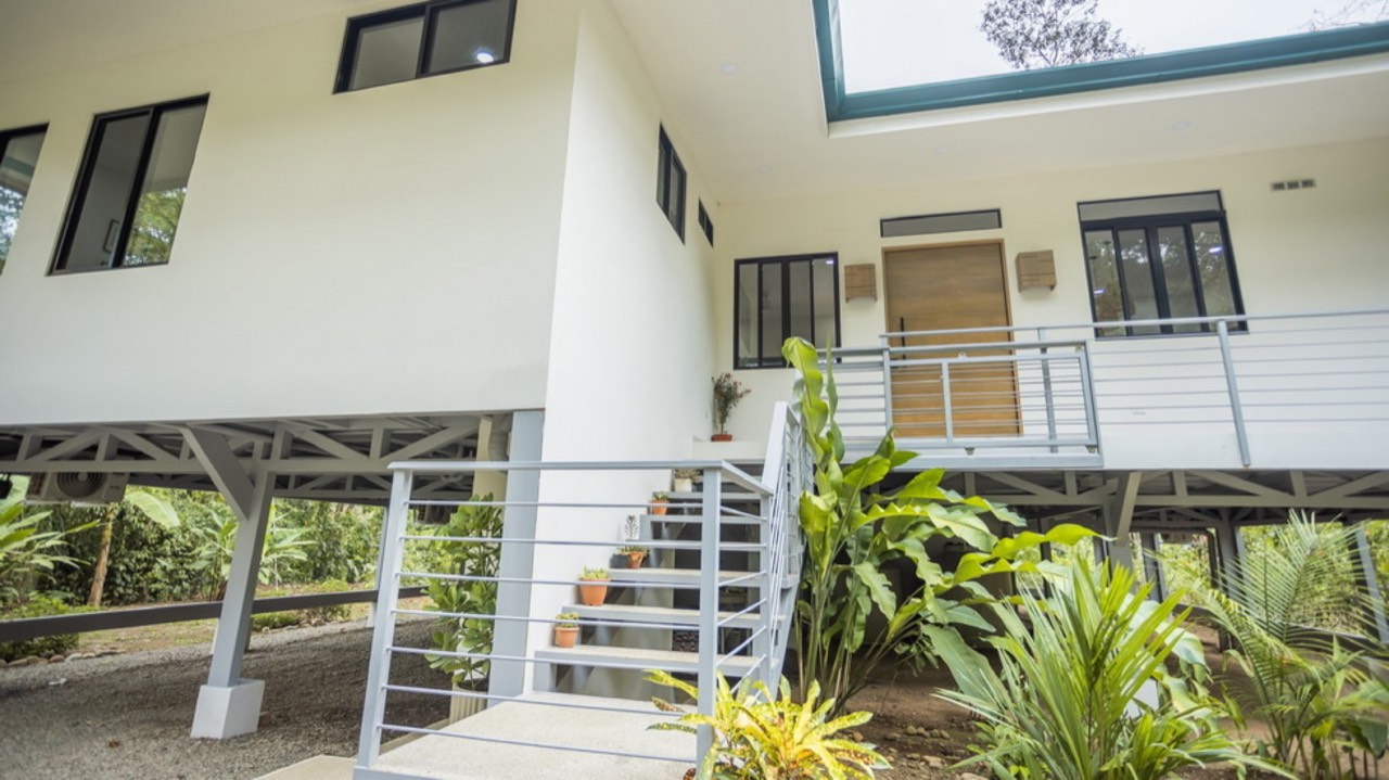 Luxury Riverfront Residence in Dominical Walk to the Beach property photo 5 in Costa Rica