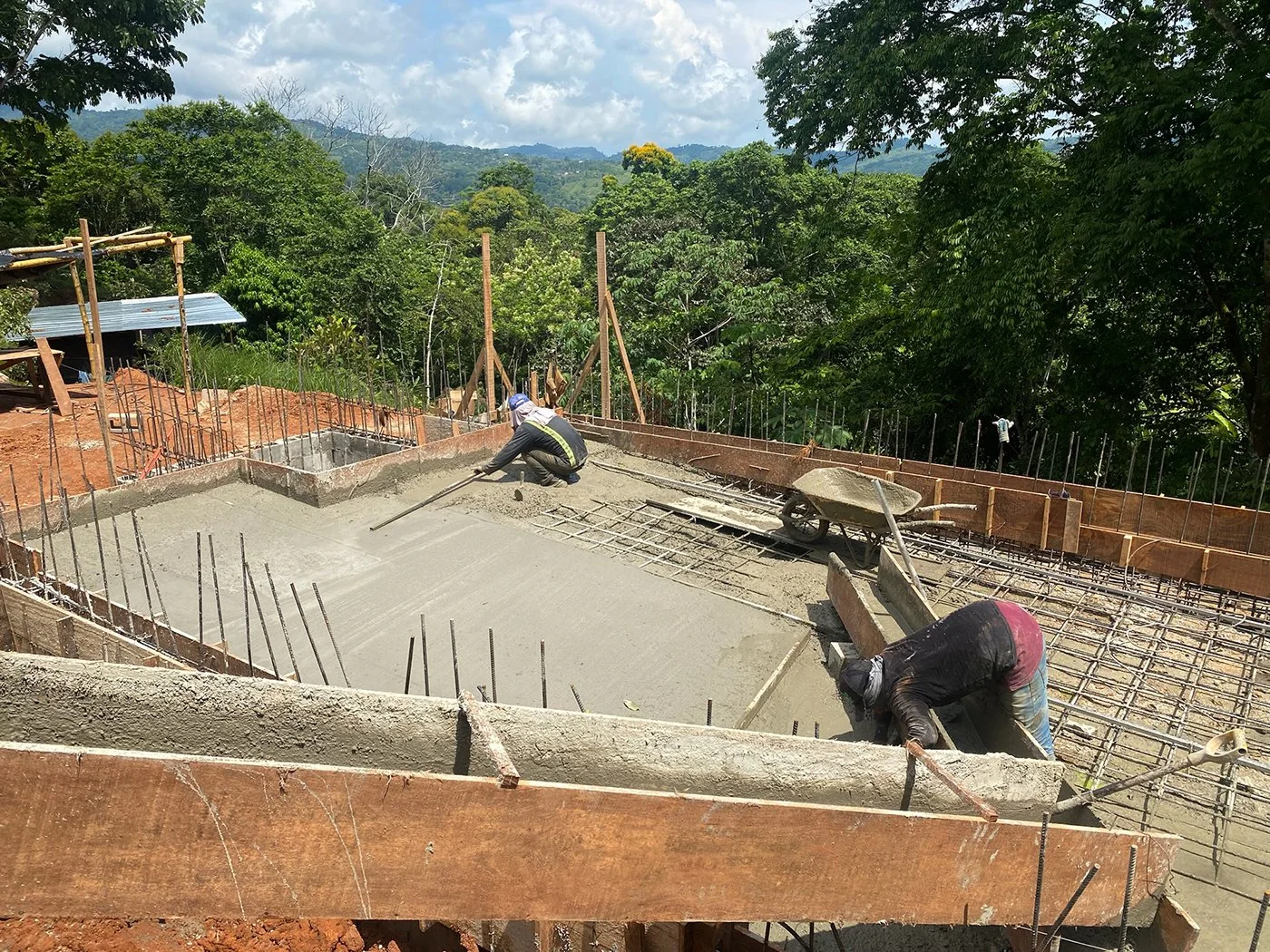 Building the Infinity Pool Basin, photo 9